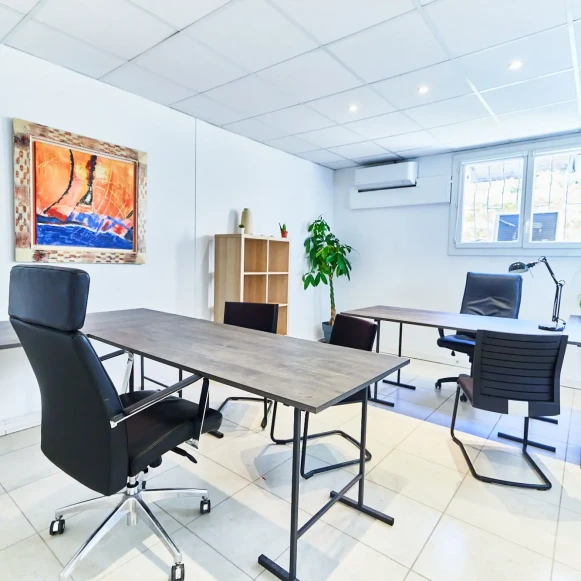 Bureau privé 20 m² 3 postes Location bureau Chemin de la Madrague-Ville Marseille 13002 - photo 1