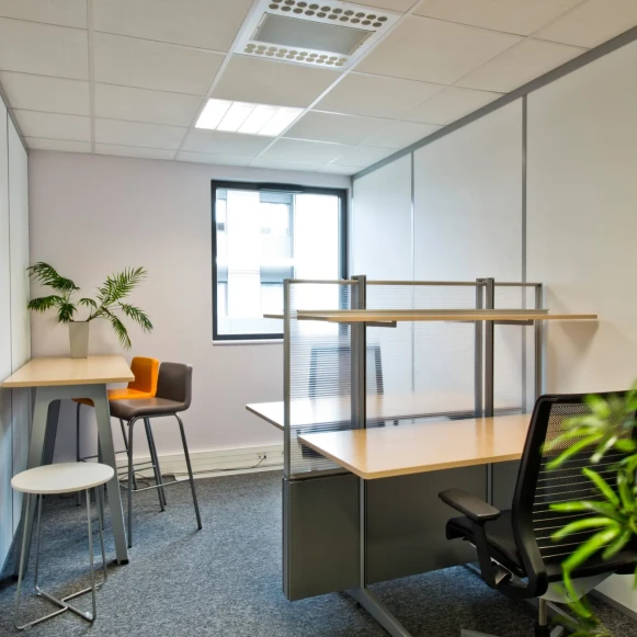 Bureau privé 50 m² 10 postes Location bureau Avenue Général Leclerc Vienne 38200 - photo 8