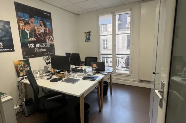 Bureau privé - 75008 - 2 postes - 1390€