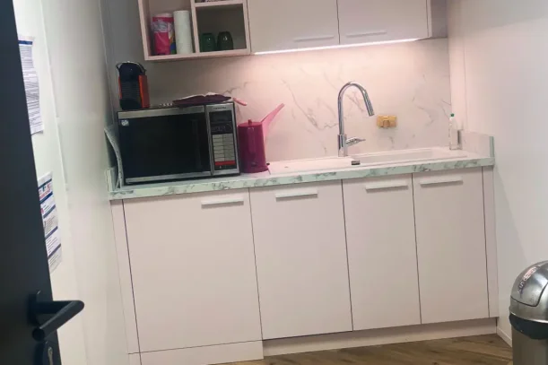 Bureau privé - 38240 - 4 postes - 600€