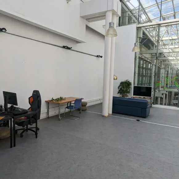 Open Space  6 postes Location bureau Boulevard Paul Vaillant Couturier Ivry-sur-Seine 94200 - photo 4