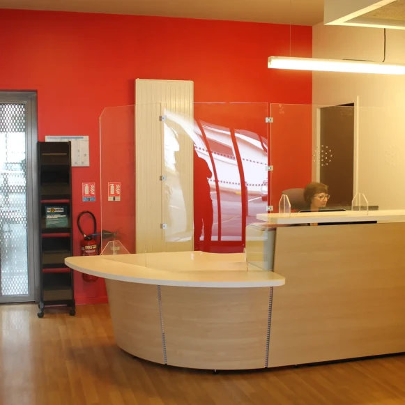 Bureau privé 12 m² 3 postes Location bureau Place de Touraine Versailles 78000 - photo 11