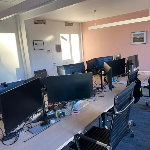 Bureau privé 35 m² 6 postes Location bureau Rue de Rome Paris 75008 - photo 3