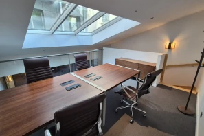 Espace indépendant - 69003 - 14 postes - 3000€