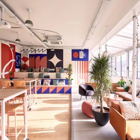Bureau privé 12 m² 4 postes Coworking Rue de Cléry Paris 75002 - photo 1