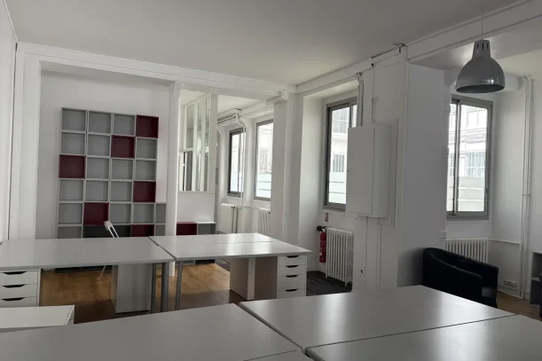 Open Space - 75009 - 5 postes - 450€