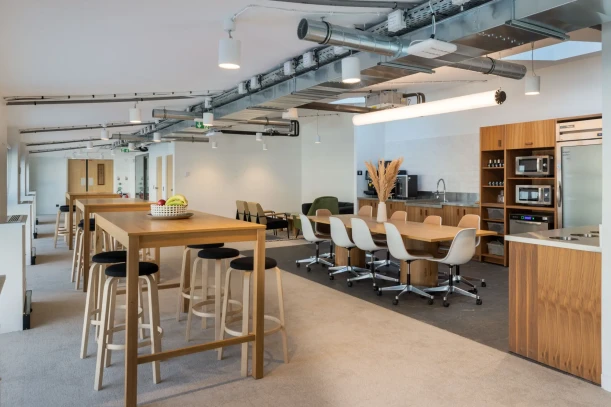 Espace indépendant - 75009 - 100 postes - 65000€