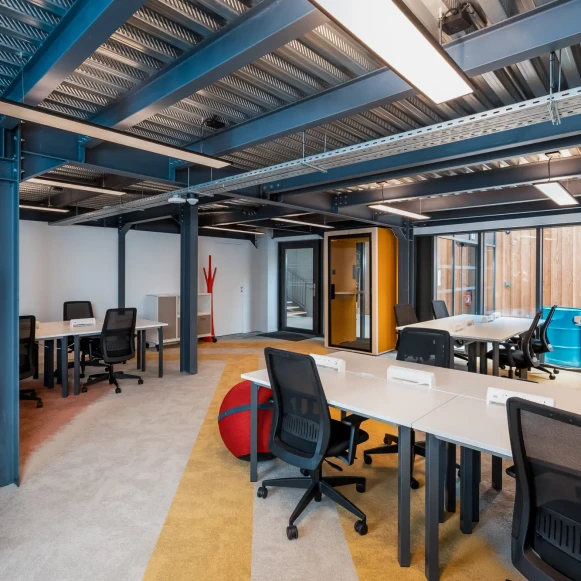 Bureau privé 57 m² 14 postes Location bureau Rue Succursale Bordeaux 33000 - photo 1