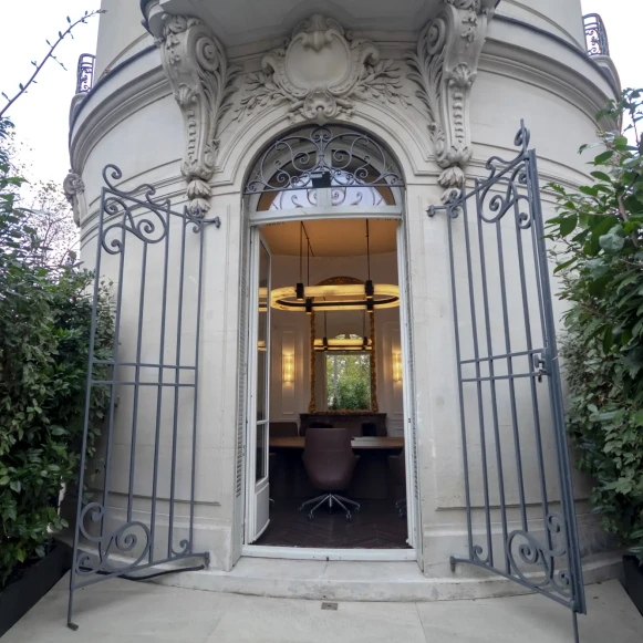 Espace indépendant 200 m² 26 postes Coworking Avenue d'Iéna Paris 75016 - photo 1