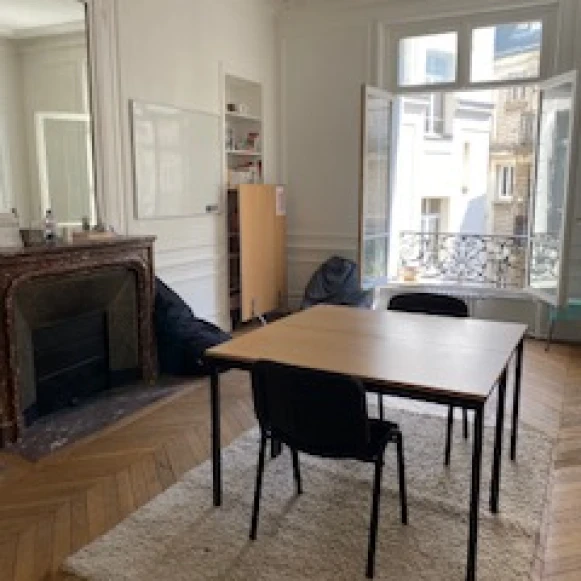 Bureau privé 46 m² 9 postes Location bureau Avenue Marceau Paris 75008 - photo 3