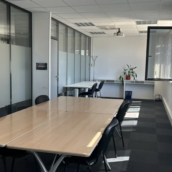 Bureau privé 40 m² 8 postes Coworking Rue André Bollier Lyon 69007 - photo 3