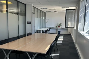 Bureau privé - 69007 - 8 postes - 1900€