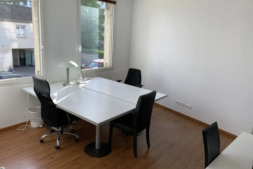 Bureau privé - 33200 - 4 postes - 650€