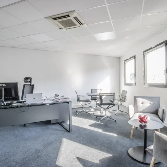 Espace indépendant 165 m² 23 postes Location bureau Avenue de Fontainebleau Le Kremlin-Bicêtre 94270 - photo 7