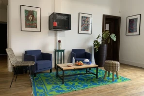 Open Space - 49100 - 5 postes - 235€