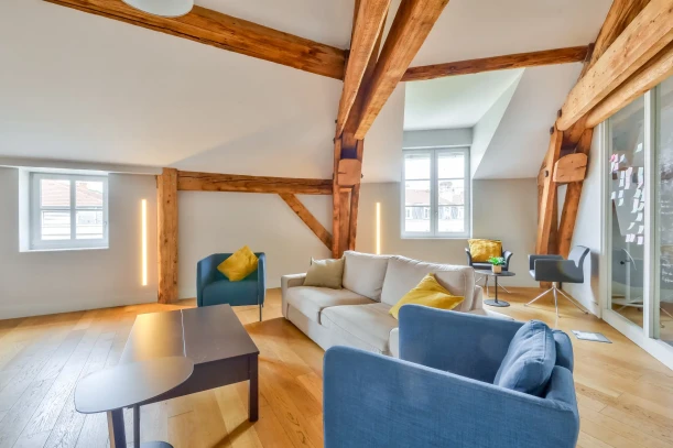 Espace indépendant - 69001 - 20 postes - 8000€