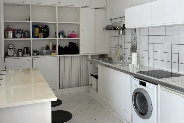 Open Space - 75020 - 1 poste - 375€