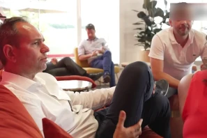 Open Space - 92130 - 1 poste - 295€