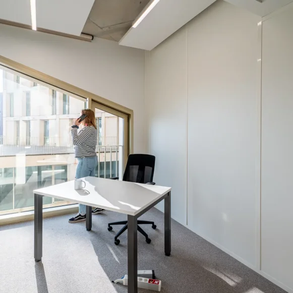 Bureau privé 56 m² 12 postes Location bureau Rue Philippe Jolly Bordeaux 33800 - photo 1