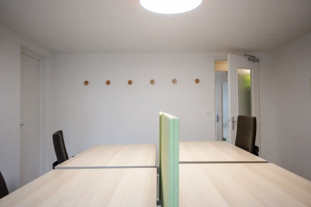 Open Space - 81000 - 4 postes - 150€