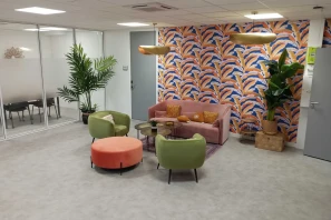 Bureau privé - 69570 - 9 postes - 3519€