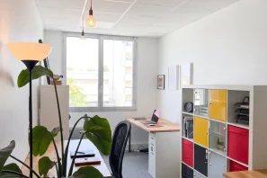 Open Space - 93500 - 4 postes - 250€