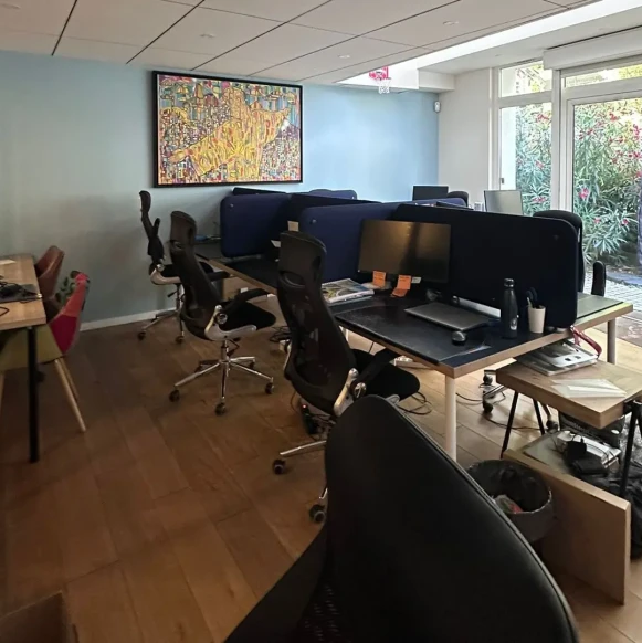 Espace indépendant 215 m² 40 postes Location bureau Avenue Raspail Gentilly 94250 - photo 1