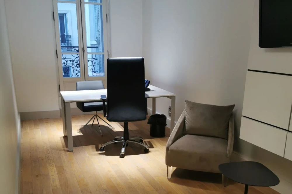 Bureau privé - 13002 - 2 postes - 900€