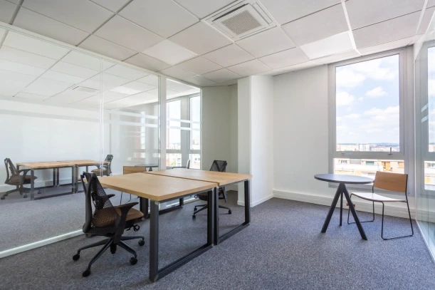Open Space - 92700 - 3 postes - 250€