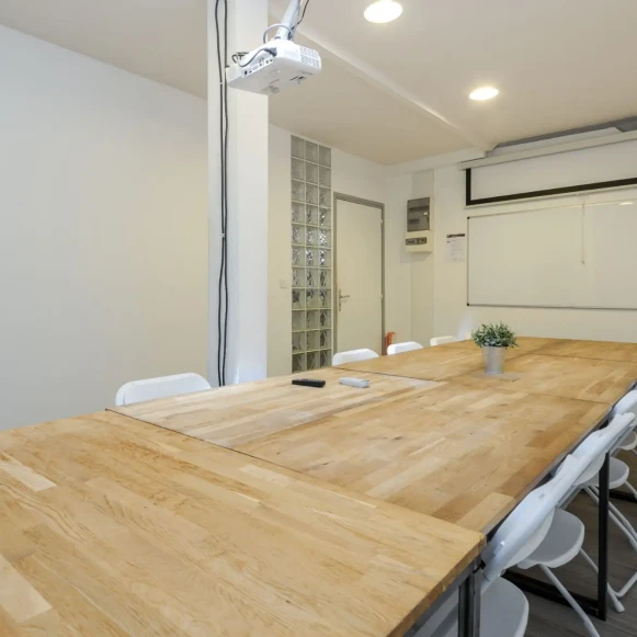 Espace indépendant 60 m² 20 postes Coworking Rue des Epinettes Paris 75017 - photo 4