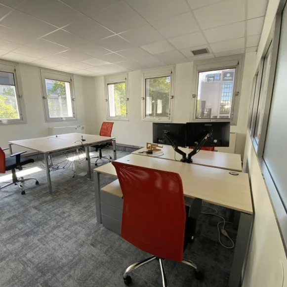 Open Space  4 postes Location bureau Cours Albert Thomas Lyon 69003 - photo 1