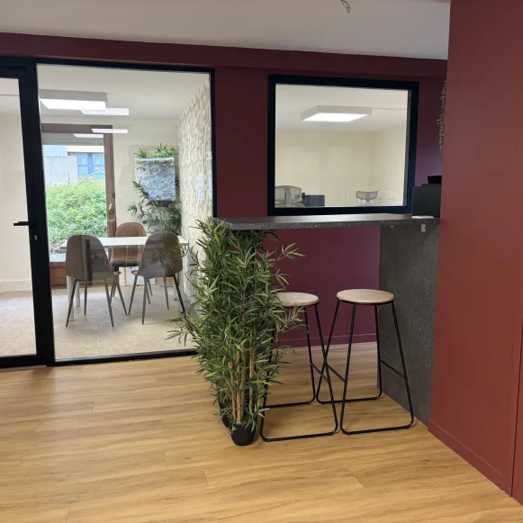 Bureau privé 13 m² 2 postes Coworking Avenue Louise Michel Rezé 44400 - photo 3