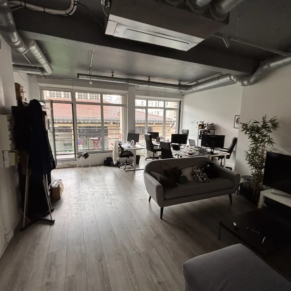Bureau privé 15 m² 4 postes Coworking Rue de Cotte Paris 75012 - photo 4