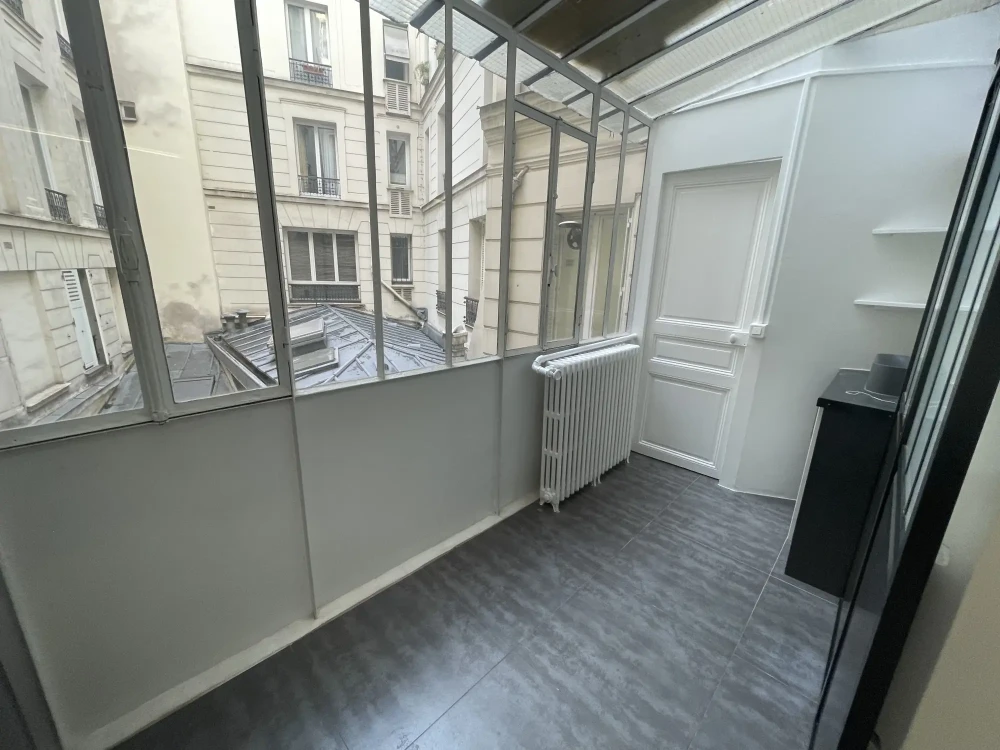 Espace indépendant - 75001 - 12 postes - 7200€