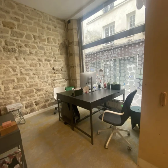 Open Space  2 postes Location bureau Rue Saint-Joseph Paris 75002 - photo 2