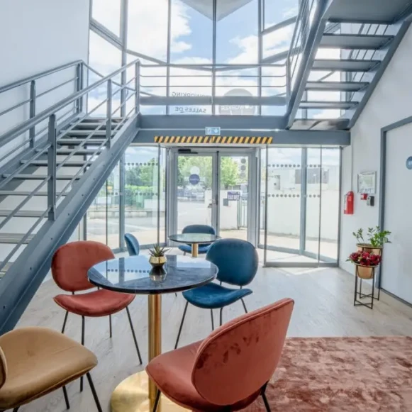 Bureau privé 14 m² 2 postes Location bureau Rue Salvador Allende Poitiers 86000 - photo 2