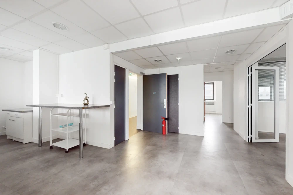 Espace indépendant - 92130 - 15 postes - 4000€