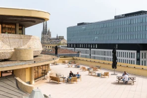 Open Space - 33000 - 4 postes - 310€