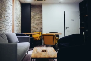 Open Space - 64000 - 49 postes - 180€