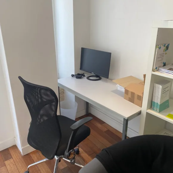 Bureau privé 20 m² 1 poste Location bureau Rue de Naples Paris 75008 - photo 3