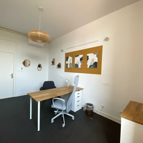 Bureau privé 19 m² 1 poste Location bureau Avenue Port Mahon Charente-Maritime 17400 - photo 3