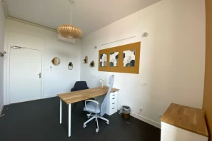 Bureau privé - 17400 - 1 poste - 479.16€