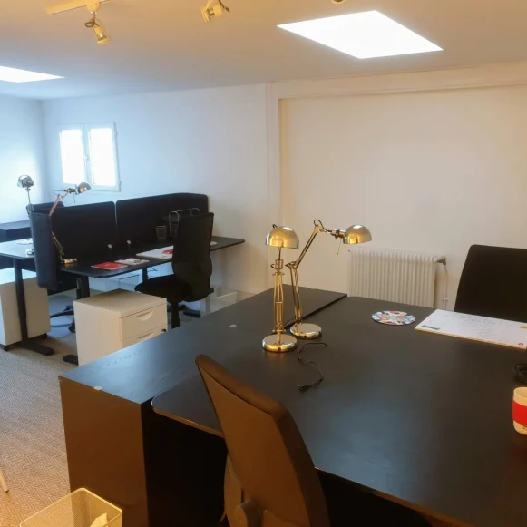 Bureau privé 25 m² 6 postes Coworking Avenue Victor Hugo Vanves 92170 - photo 2