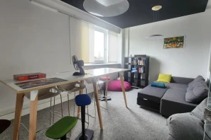 Open Space - 92170 - 8 postes - 290€