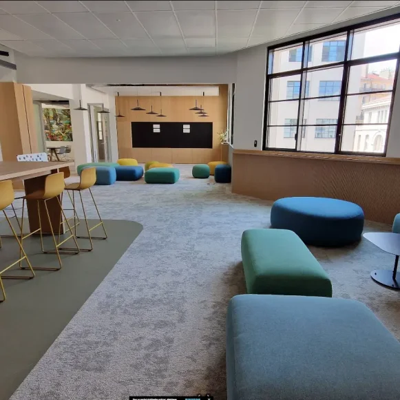 Open Space  10 postes Location bureau Rue Henri Barbusse Marseille 13001 - photo 3
