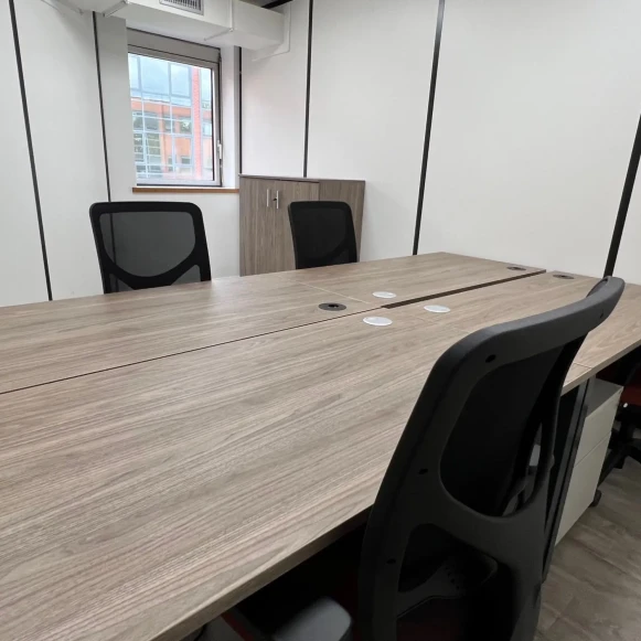 Bureau privé 90 m² 18 postes Location bureau Rue Jeanne Braconnier Meudon 92360 - photo 8