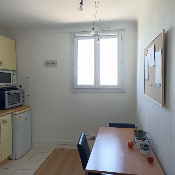 Open Space  1 poste Location bureau Route de Vannes Saint-Herblain 44800 - photo 4
