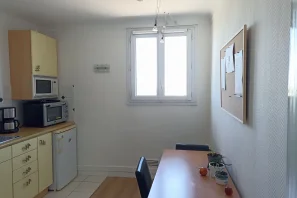 Open Space - 44800 - 1 poste - 250€