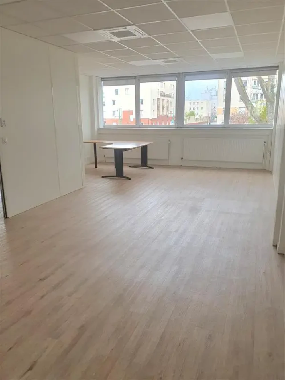 Espace indépendant - 91000 - 21 postes - 4098€