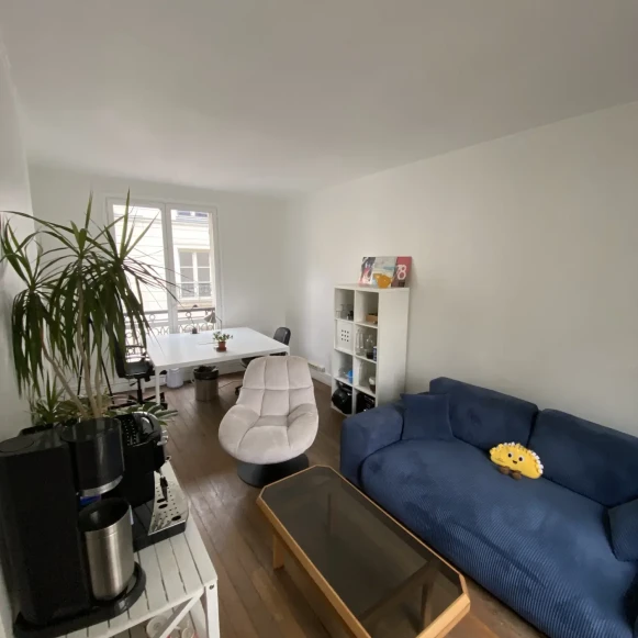 Bureau privé 21 m² 3 postes Location bureau Rue Favart Paris 75002 - photo 2